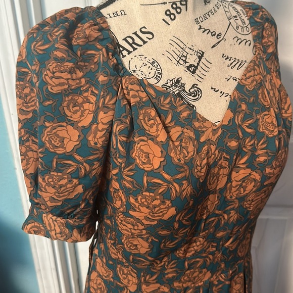 Maxi dress fits small to medium (floral design) with padded bra - Picture 4 of 8